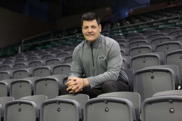 Photo of Shayne Toporowski sitting